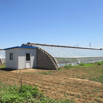 Invernadero solar pasivo de acero con sistema de riego automático