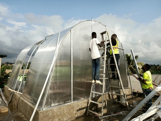 Invernadero personalizable con estructura estable para secar plantas y alimentos